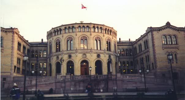 n27418357_39313830_3890