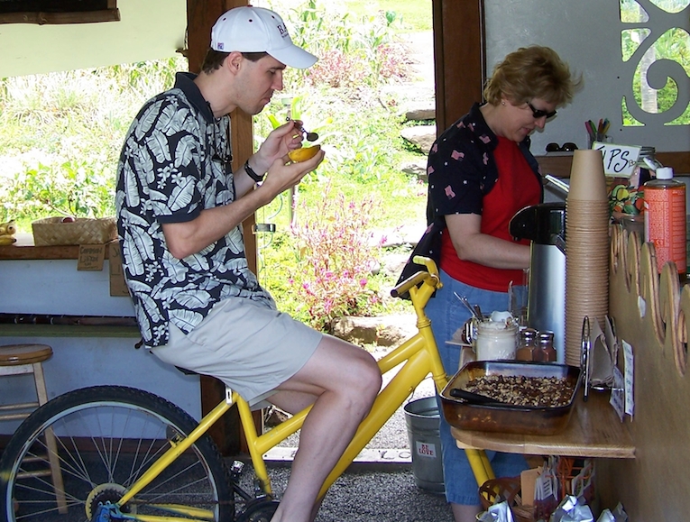 How to make a smoothie at the Laulima Farm