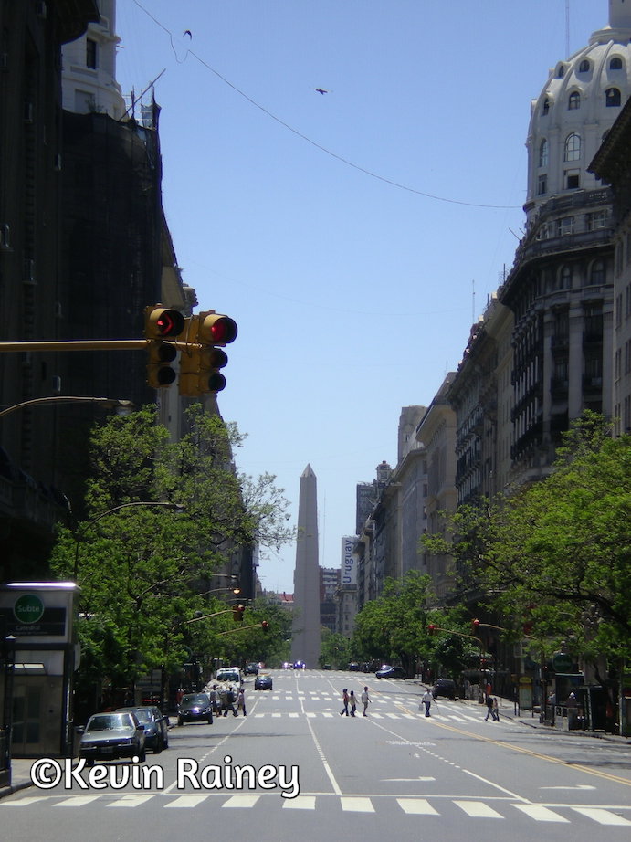 El Obelisco and a beautiful boulevard
