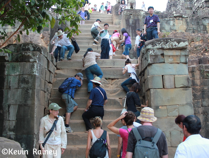 Phnom Bakheng temple climb