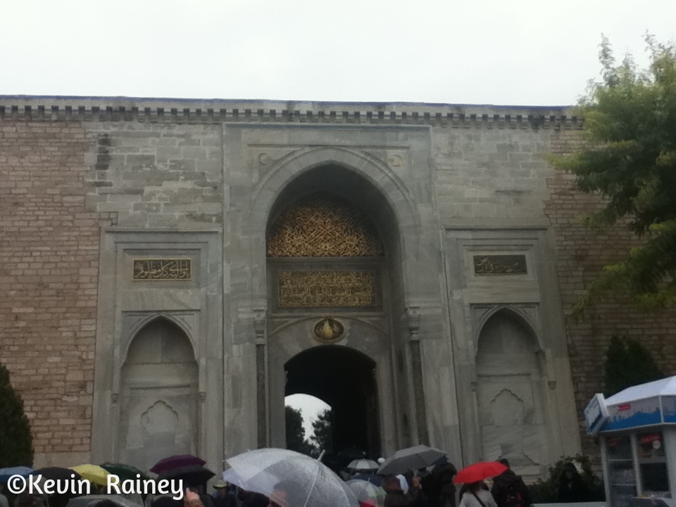 Walking down the Sogukçesme Sokak to Topkapi Palace Gate