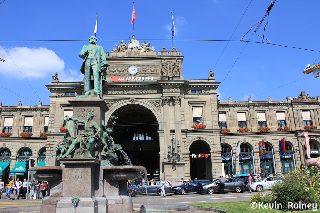Outside Zürich Hauptbahnhof