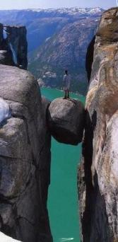 kjeragbolten-kjerag-norway