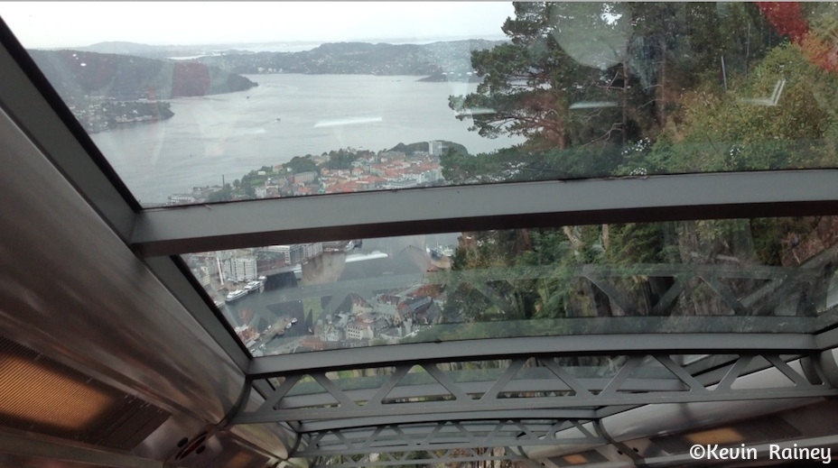 Ascending on the Fløibanen.