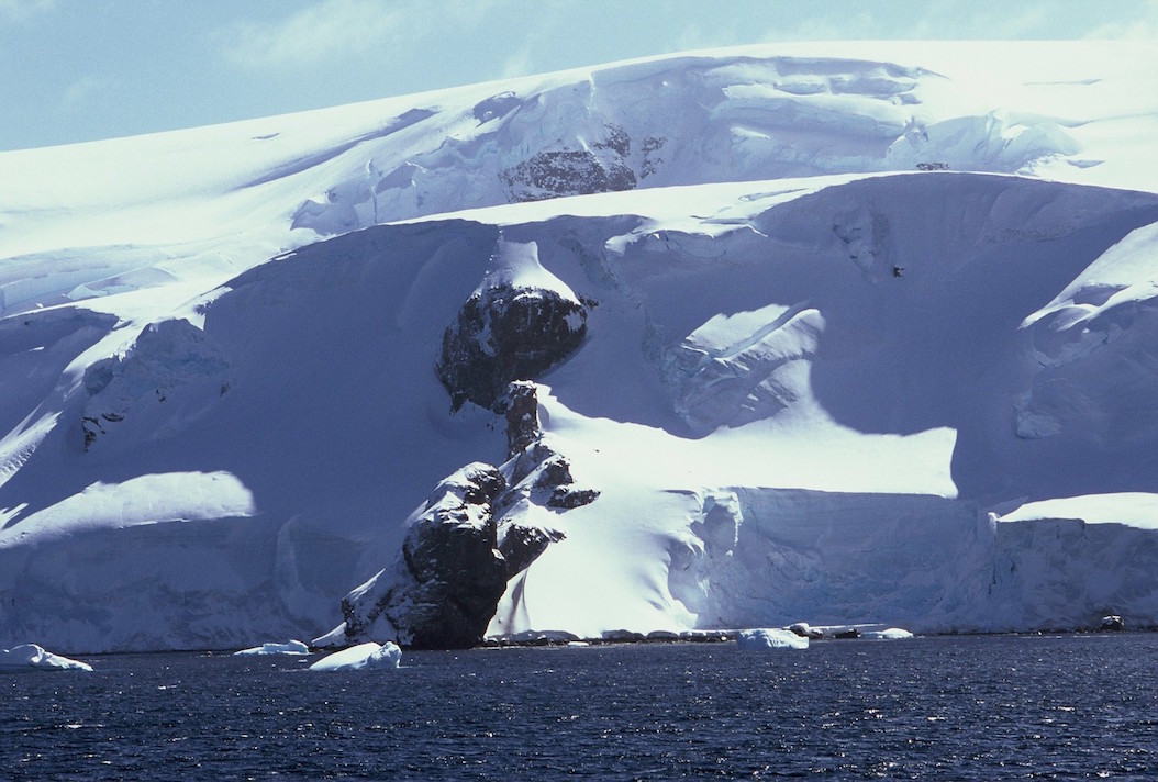Polar Tsunamis in Antarctica: Missing the Big One Polar Tsunamis in Antarctica: Missing the Big One